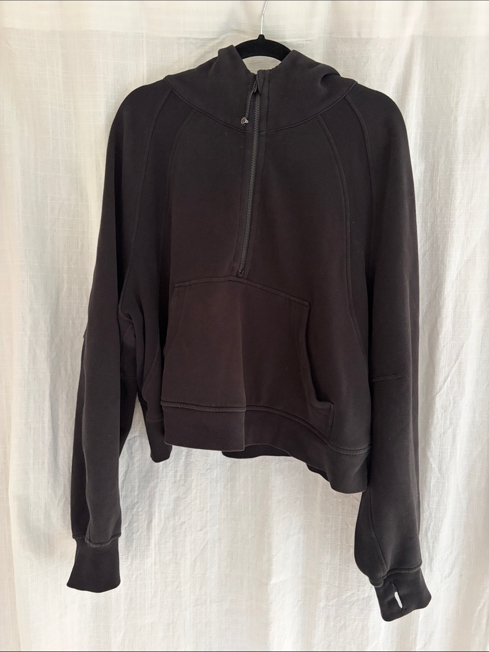 LuluLemon Women's Black scuba sweatshirt
